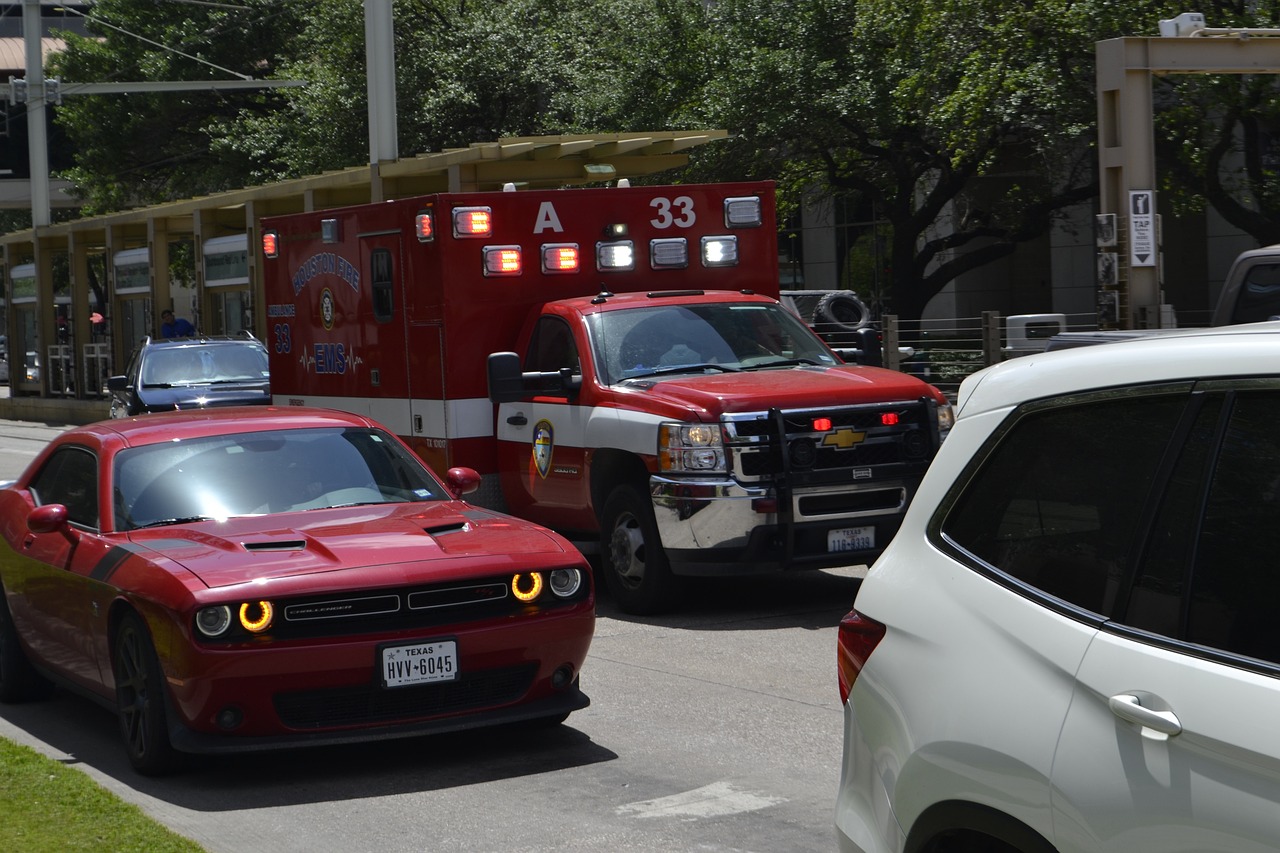 ambulance, emergency, emt-3316800.jpg